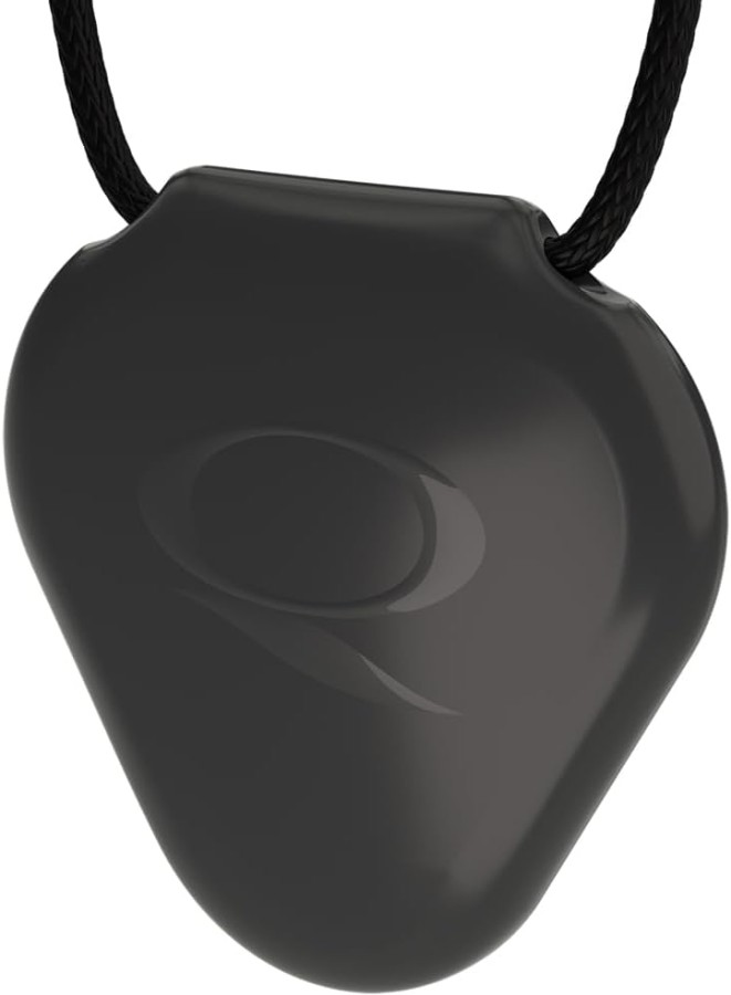 Q-Link® pakabukas su SRT™ technologija – energijos balansas ir EMF harmonizavimas kasdienai. Juodos spalvos Q-Link® pakabukas su SRT™ technologija – energijos balansas ir EMF harmonizavimas kasdienai. Juodos spalvos