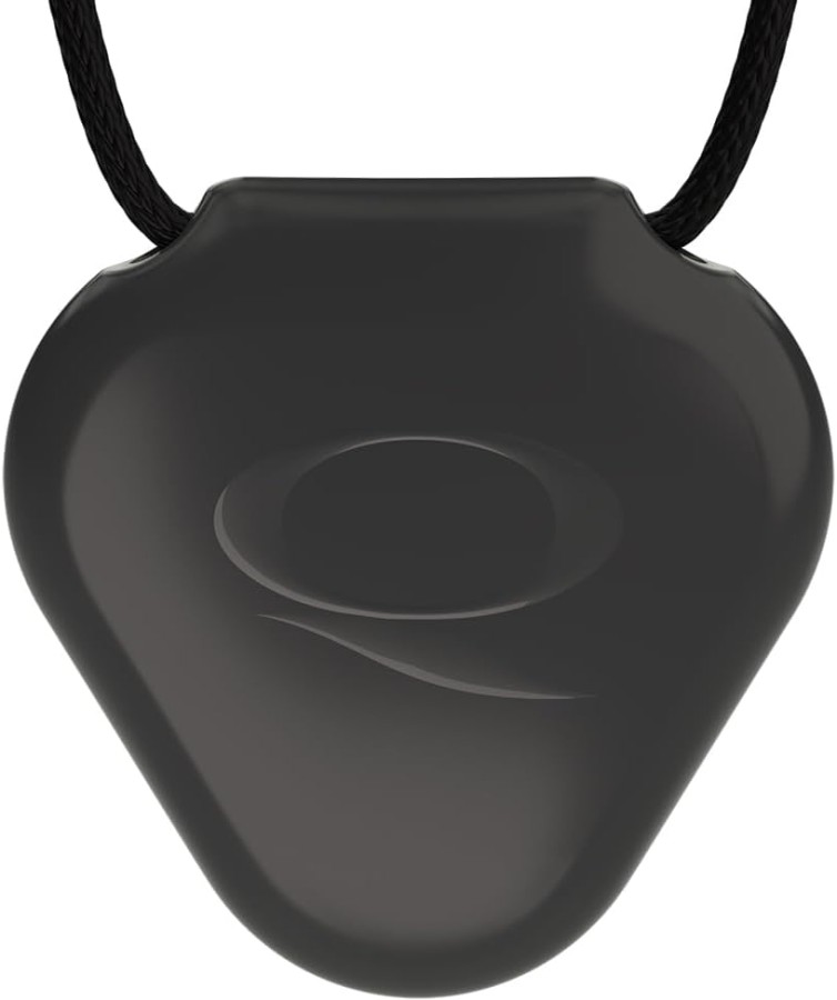 Q-Link® pakabukas su SRT™ technologija – energijos balansas ir EMF harmonizavimas kasdienai. Juodos spalvos Q-Link® pakabukas su SRT™ technologija – energijos balansas ir EMF harmonizavimas kasdienai. Juodos spalvos